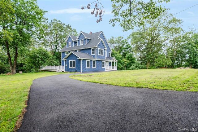35 Summit Drive, Mahopac, NY 10541