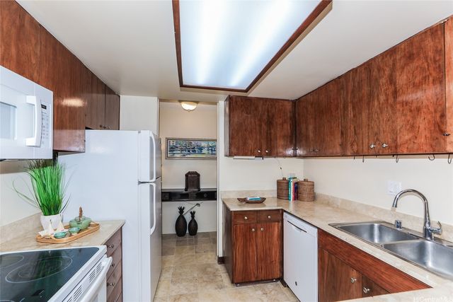 250 Kawaihae Street 8B, Honolulu, HI 96825