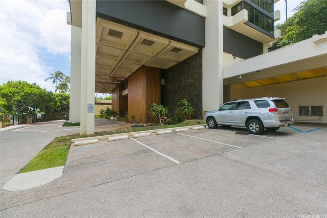 250 Kawaihae Street 8B, Honolulu, HI 96825