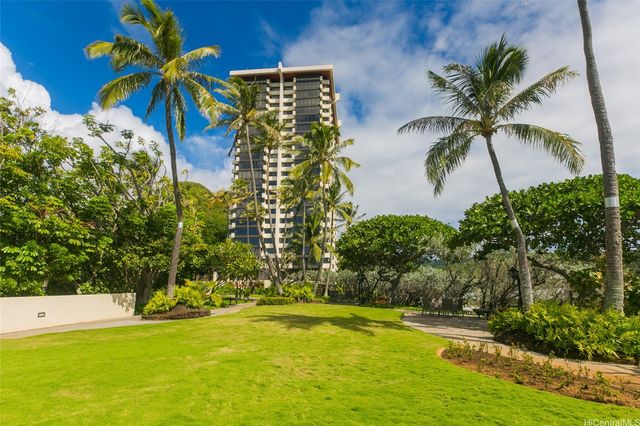 250 Kawaihae Street 8B, Honolulu, HI 96825