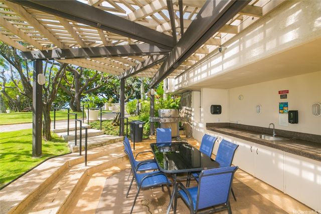 250 Kawaihae Street 8B, Honolulu, HI 96825