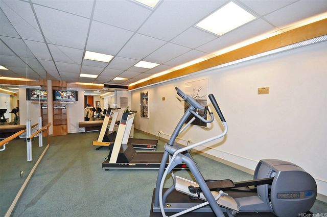 250 Kawaihae Street 8B, Honolulu, HI 96825