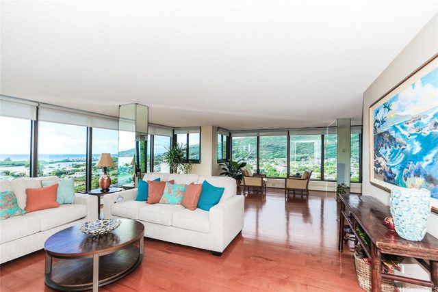 250 Kawaihae Street 8B, Honolulu, HI 96825