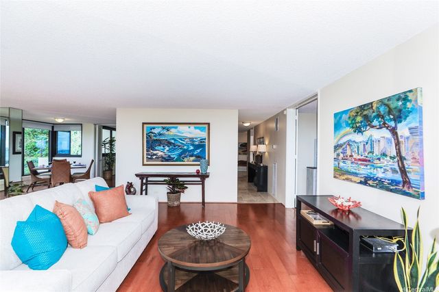 250 Kawaihae Street 8B, Honolulu, HI 96825