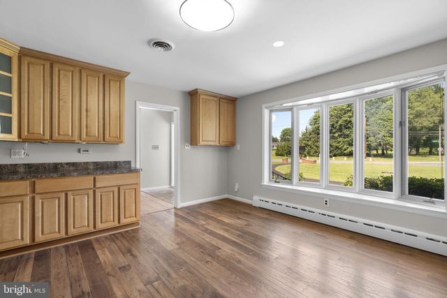 18015 MUNCASTER RD, Rockville, MD 20855