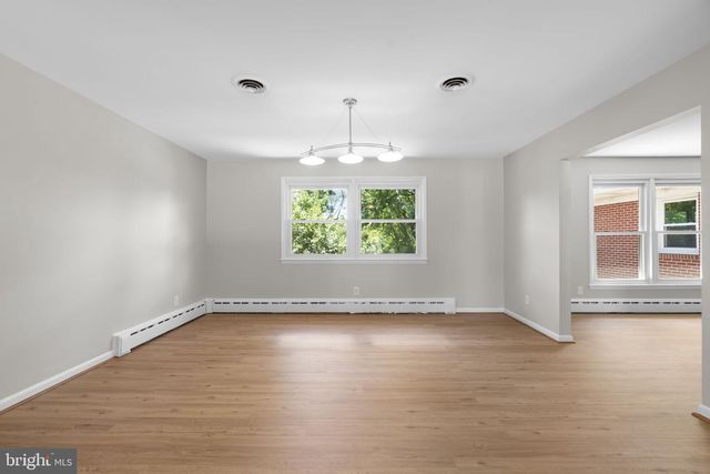 18015 MUNCASTER RD, Rockville, MD 20855