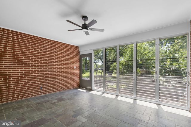 18015 MUNCASTER RD, Rockville, MD 20855
