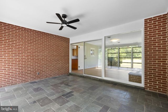18015 MUNCASTER RD, Rockville, MD 20855