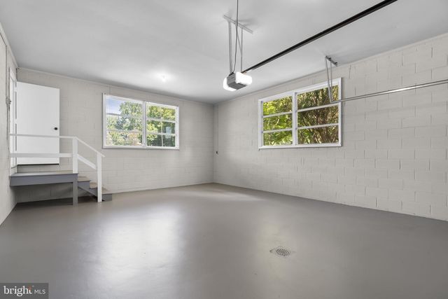 18015 MUNCASTER RD, Rockville, MD 20855