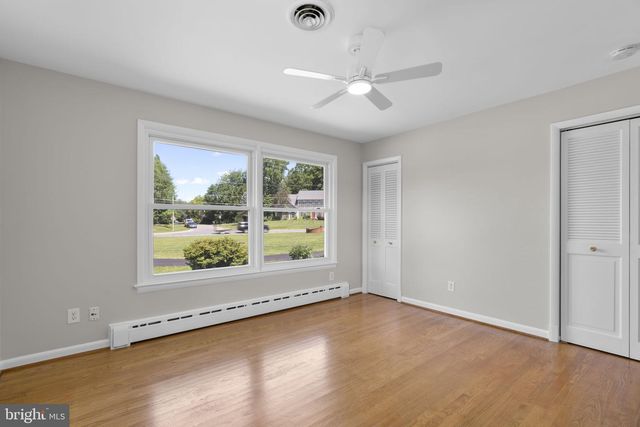18015 MUNCASTER RD, Rockville, MD 20855