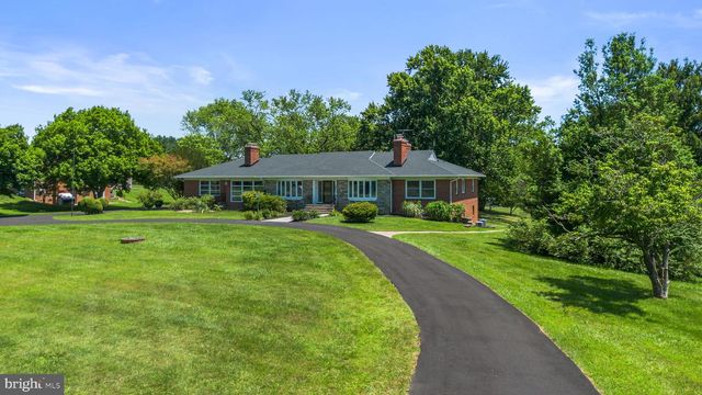 18015 MUNCASTER RD, Rockville, MD 20855