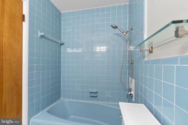 18015 MUNCASTER RD, Rockville, MD 20855