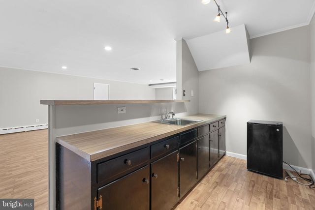 18015 MUNCASTER RD, Rockville, MD 20855