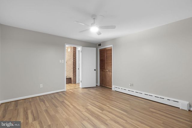 18015 MUNCASTER RD, Rockville, MD 20855