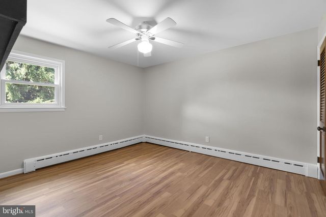 18015 MUNCASTER RD, Rockville, MD 20855