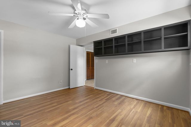 18015 MUNCASTER RD, Rockville, MD 20855