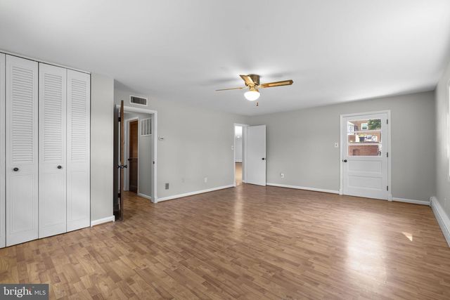 18015 MUNCASTER RD, Rockville, MD 20855