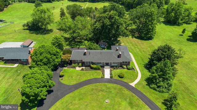 18015 MUNCASTER RD, Rockville, MD 20855