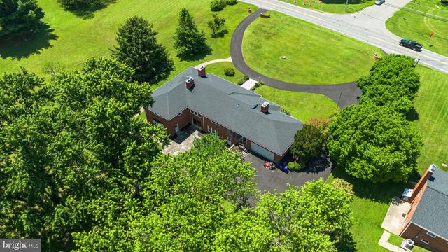 18015 MUNCASTER RD, Rockville, MD 20855