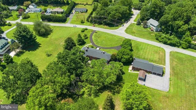 18015 MUNCASTER RD, Rockville, MD 20855