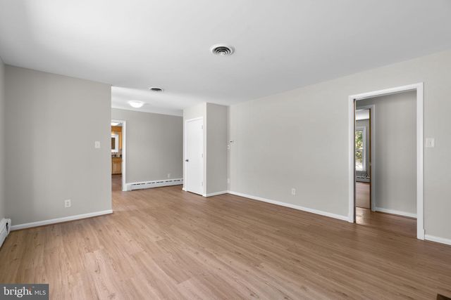 18015 MUNCASTER RD, Rockville, MD 20855