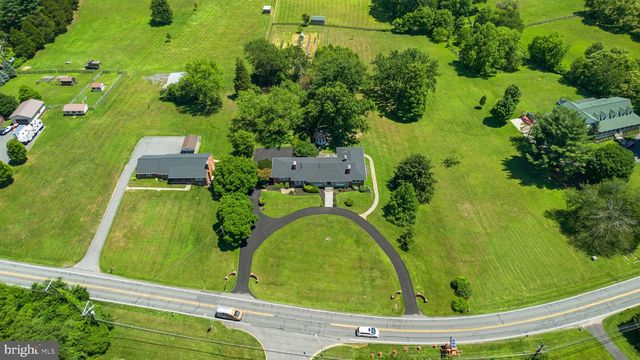 18015 MUNCASTER RD, Rockville, MD 20855