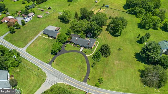 18015 MUNCASTER RD, Rockville, MD 20855
