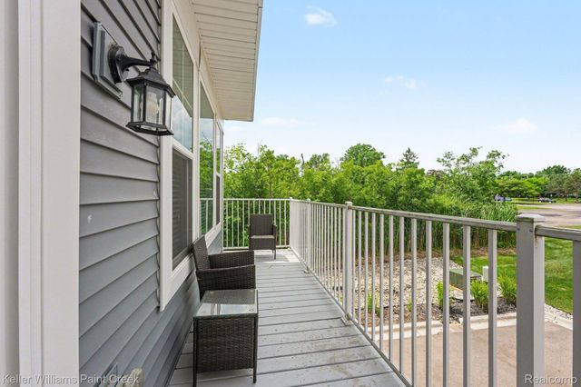 4923 Treeside Lane, Troy, MI 48098