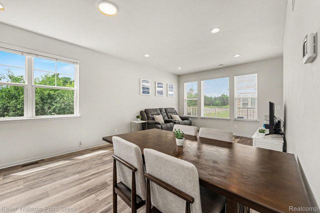 4923 Treeside Lane, Troy, MI 48098