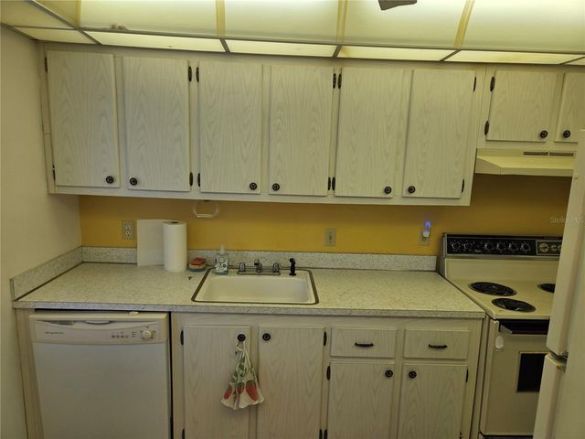 2060 MARILYN STREET 118, Clearwater, FL 33765