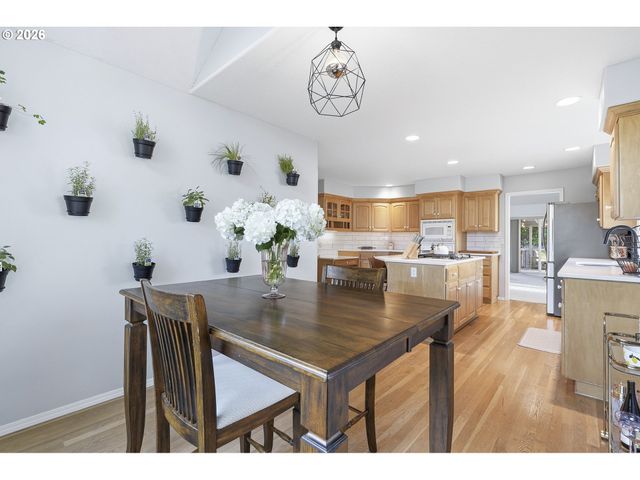 1433 BEGONIA Ave, Forest Grove, OR 97116