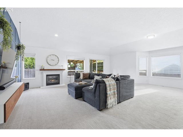 1433 BEGONIA Ave, Forest Grove, OR 97116