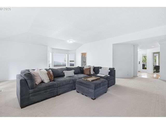 1433 BEGONIA Ave, Forest Grove, OR 97116