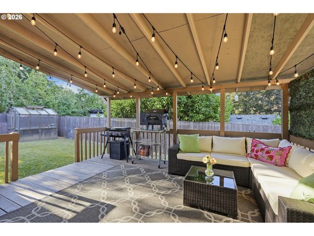 1433 BEGONIA Ave, Forest Grove, OR 97116