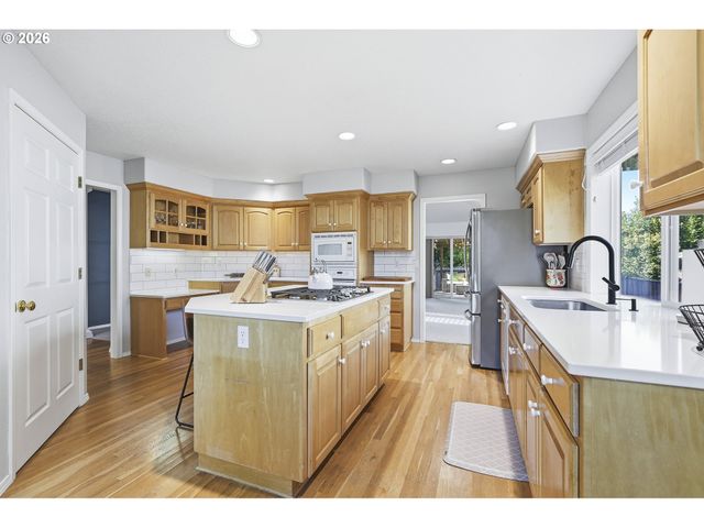 1433 BEGONIA Ave, Forest Grove, OR 97116
