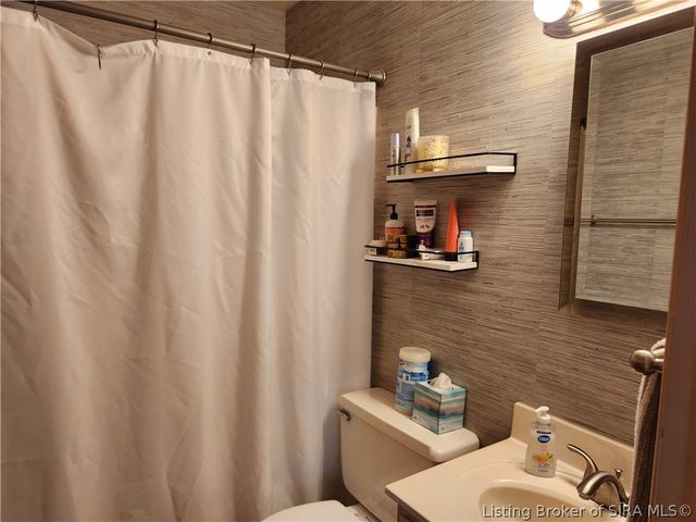 1201 Spruce Drive, Jeffersonville, IN 47130