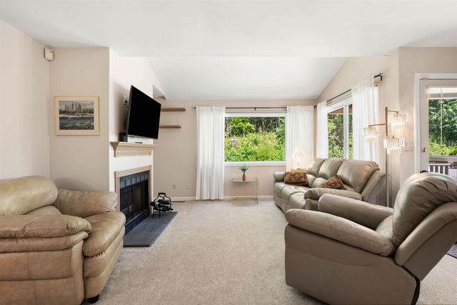 39 Spinnaker Way, Portsmouth, NH 03801