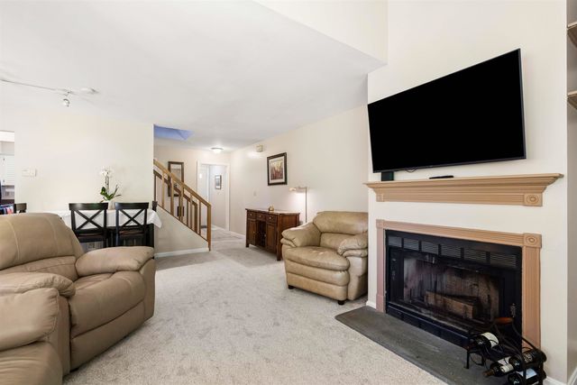 39 Spinnaker Way, Portsmouth, NH 03801