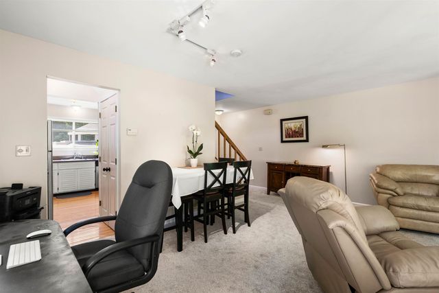 39 Spinnaker Way, Portsmouth, NH 03801