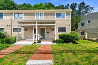 39 Spinnaker Way, Portsmouth, NH 03801