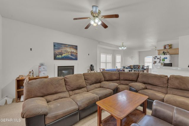 14737 Mountain Breeze Avenue, Horizon City, TX 79928