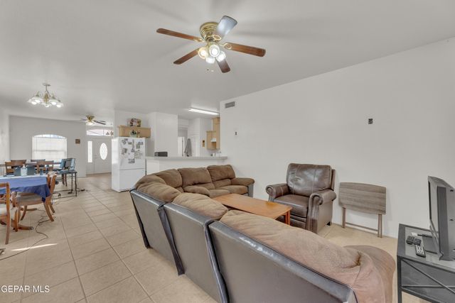 14737 Mountain Breeze Avenue, Horizon City, TX 79928