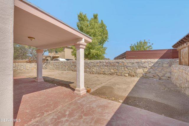 14737 Mountain Breeze Avenue, Horizon City, TX 79928