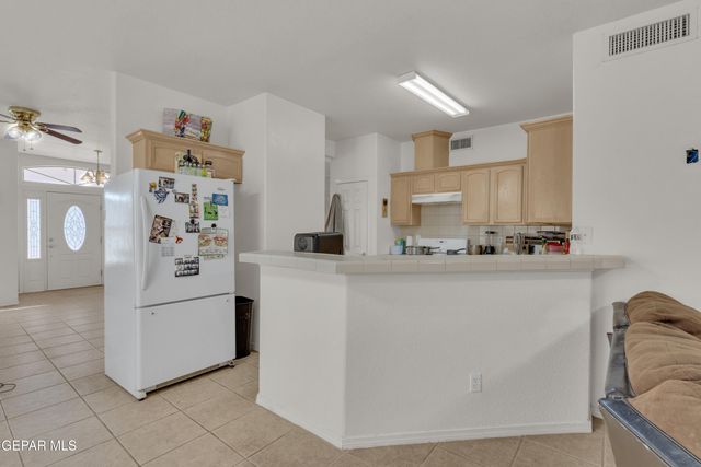 14737 Mountain Breeze Avenue, Horizon City, TX 79928