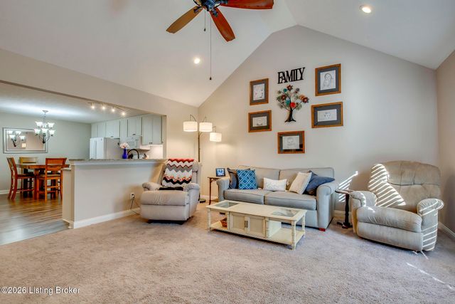 5816 Shepherd Crossing Dr, Louisville, KY 40219