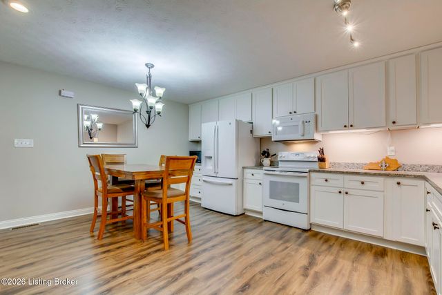 5816 Shepherd Crossing Dr, Louisville, KY 40219