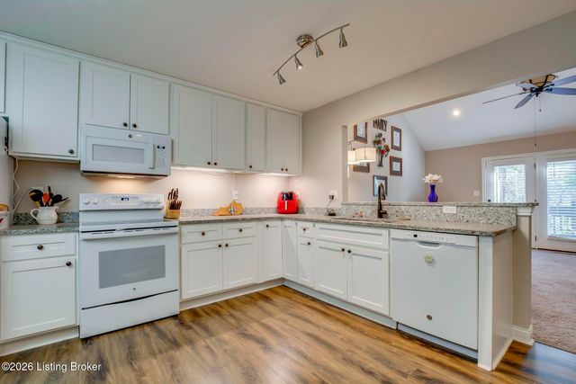 5816 Shepherd Crossing Dr, Louisville, KY 40219