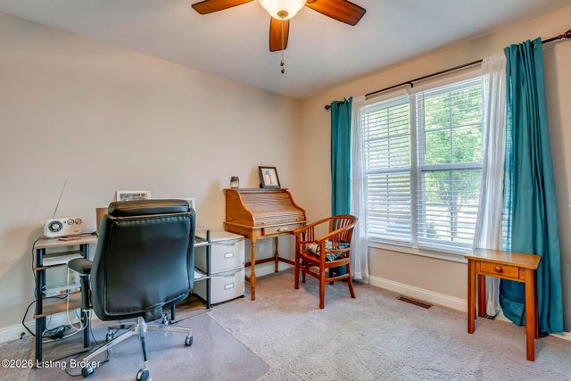 5816 Shepherd Crossing Dr, Louisville, KY 40219