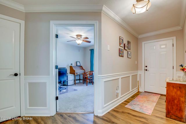 5816 Shepherd Crossing Dr, Louisville, KY 40219