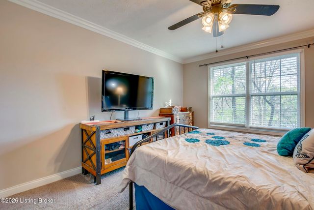 5816 Shepherd Crossing Dr, Louisville, KY 40219